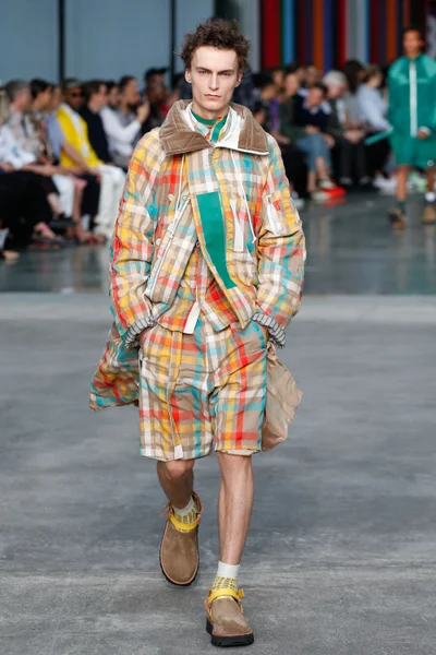 Look 44